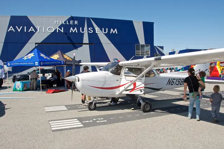 Семейное событие в Hiller Aviation Museum