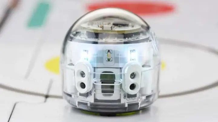 Дети программируют Ozobot